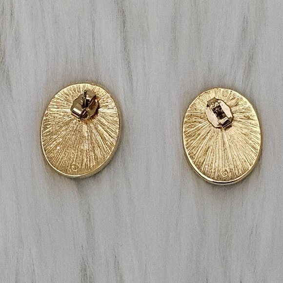 Vintage Gold Tone Carved Floral Green Oval Stud Earrings - Picture 5 of 6